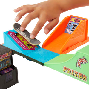 Hot Wheels Fingerboard Skate Arcade Skatepark med Eksklusivt Tony Hawk Board