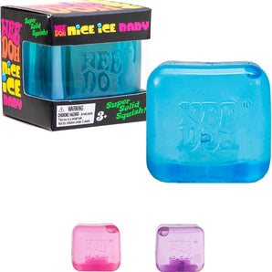 NeeDoh Teenie Nice Ice Cube squishy i blå med æske, samt lyserød og lilla